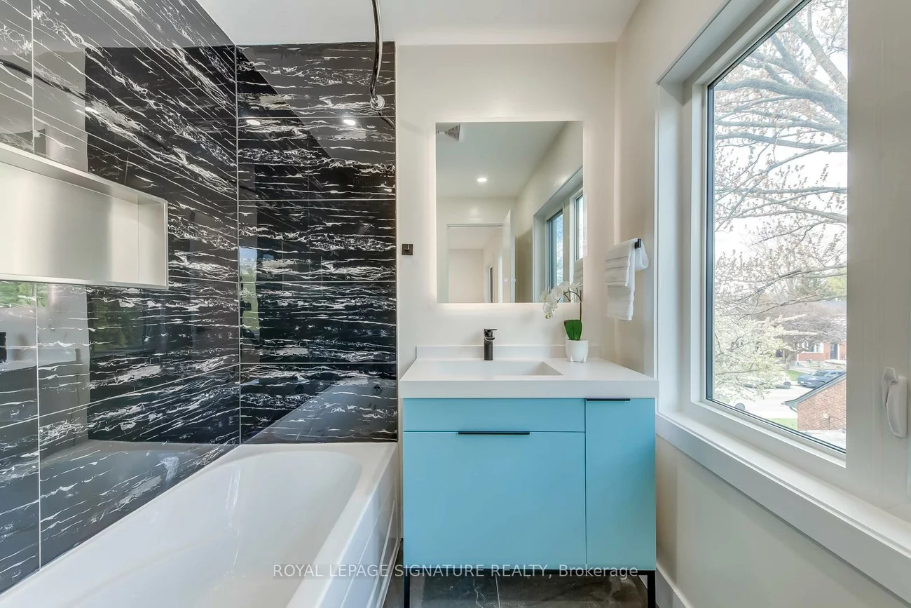 850, Cosburn, East York, Toronto