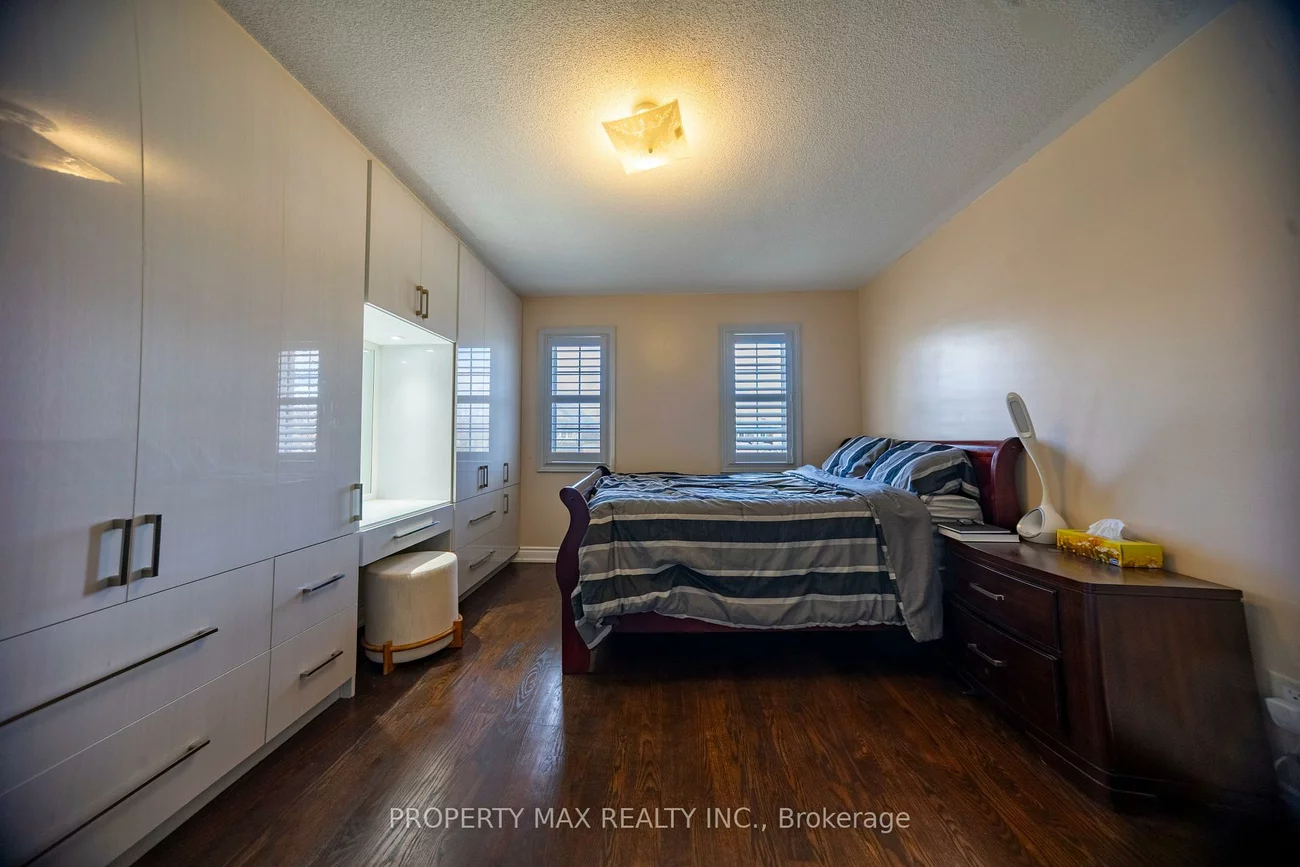 29, Grackle, Rouge E11, Toronto