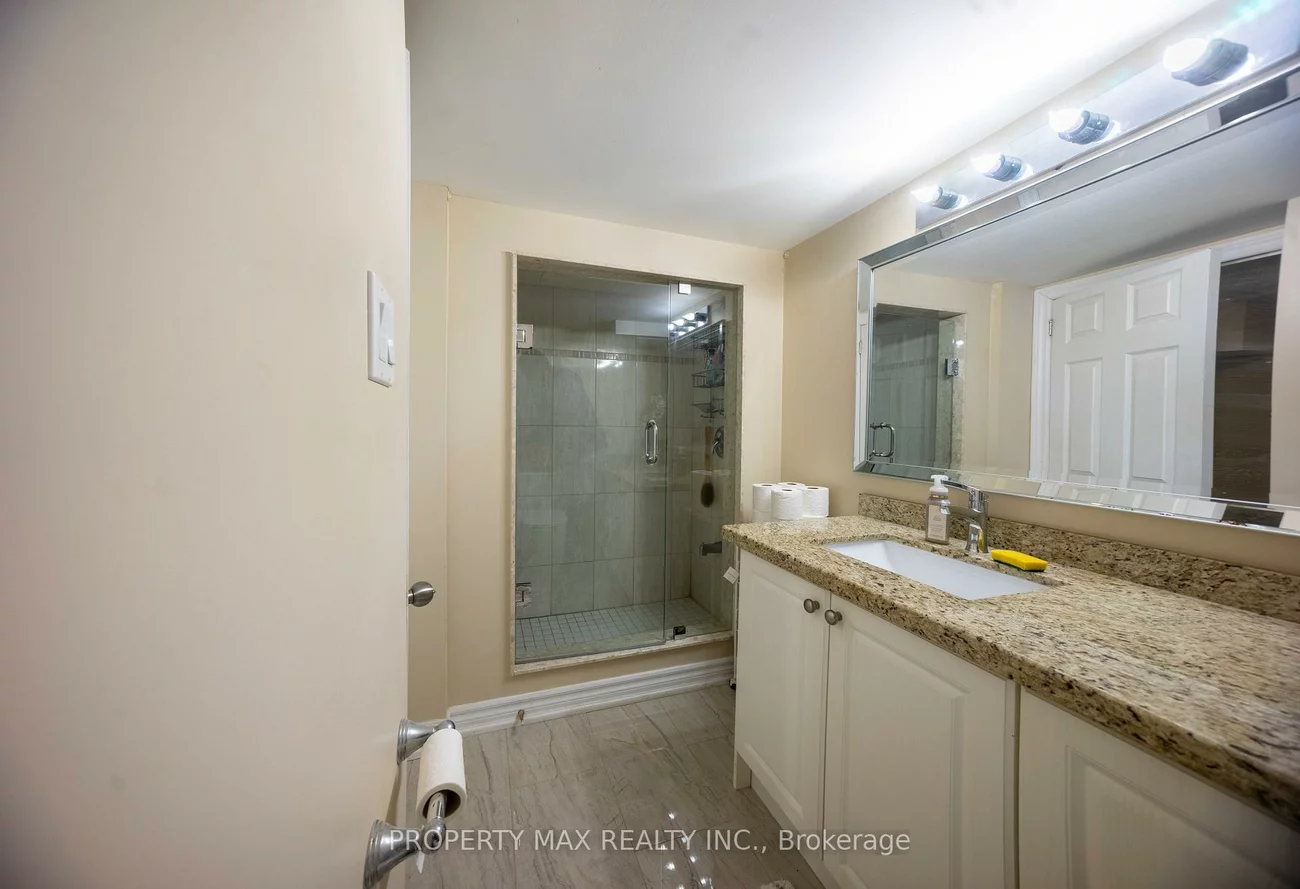 29, Grackle, Rouge E11, Toronto
