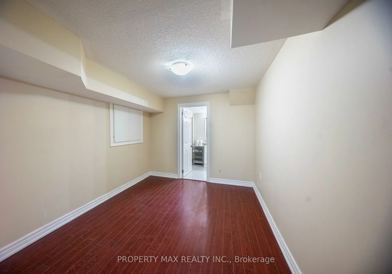 29, Grackle, Rouge E11, Toronto