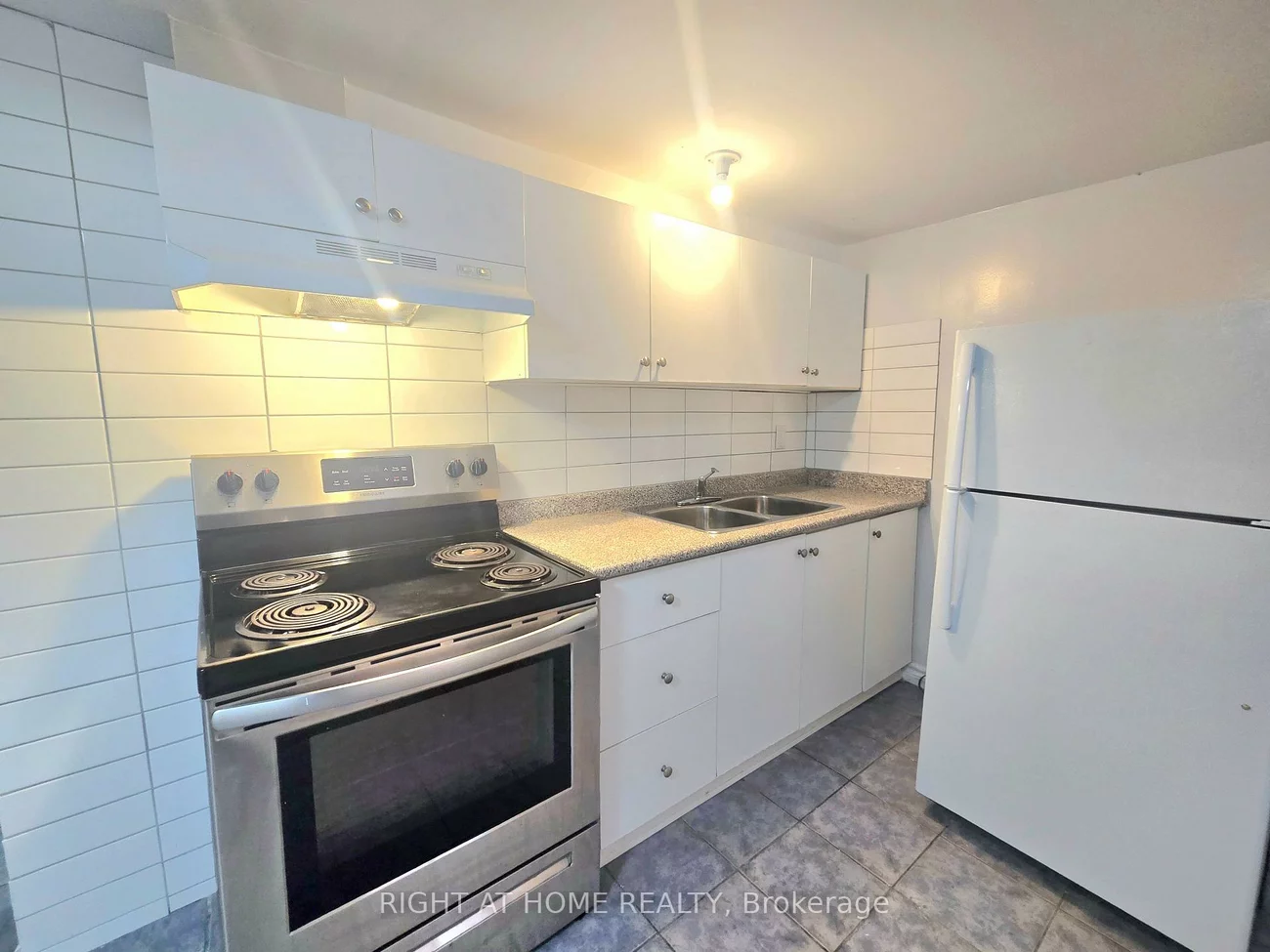 633, Greenwood, Blake-Jones, Toronto