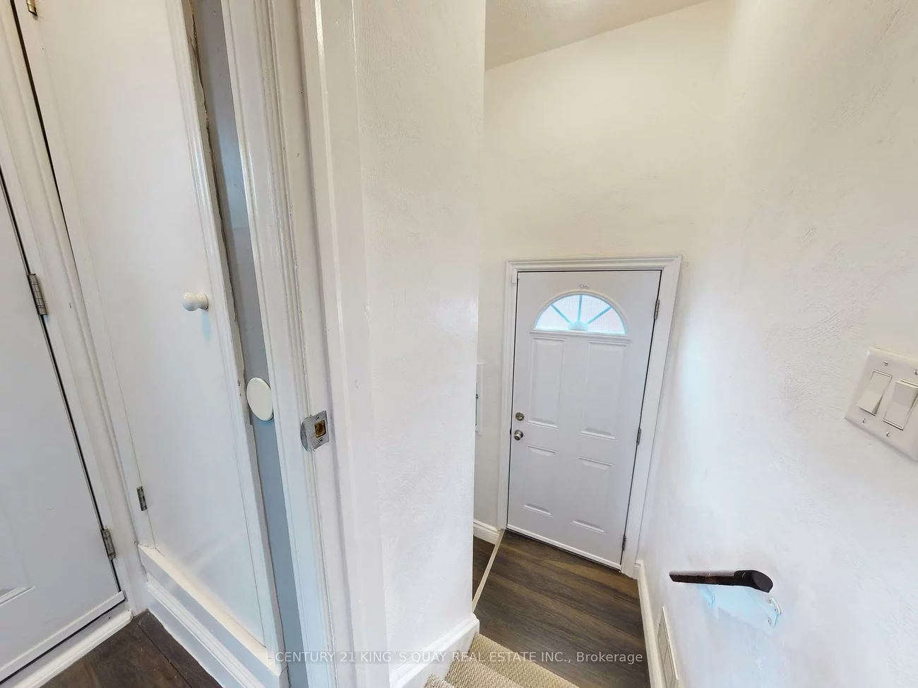 330, Kennedy, Birchcliffe-Cliffside, Toronto