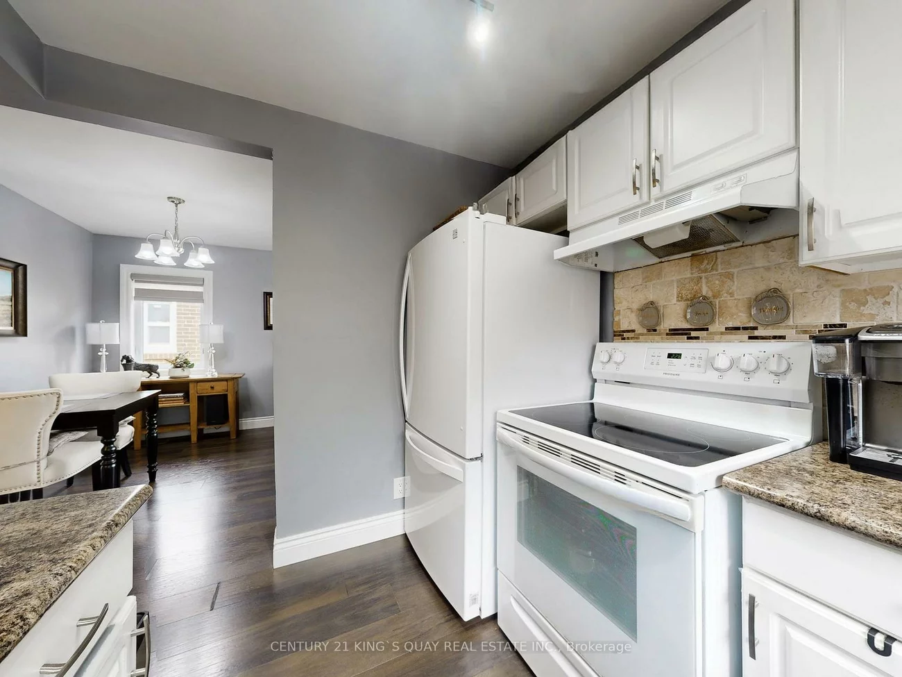 330, Kennedy, Birchcliffe-Cliffside, Toronto