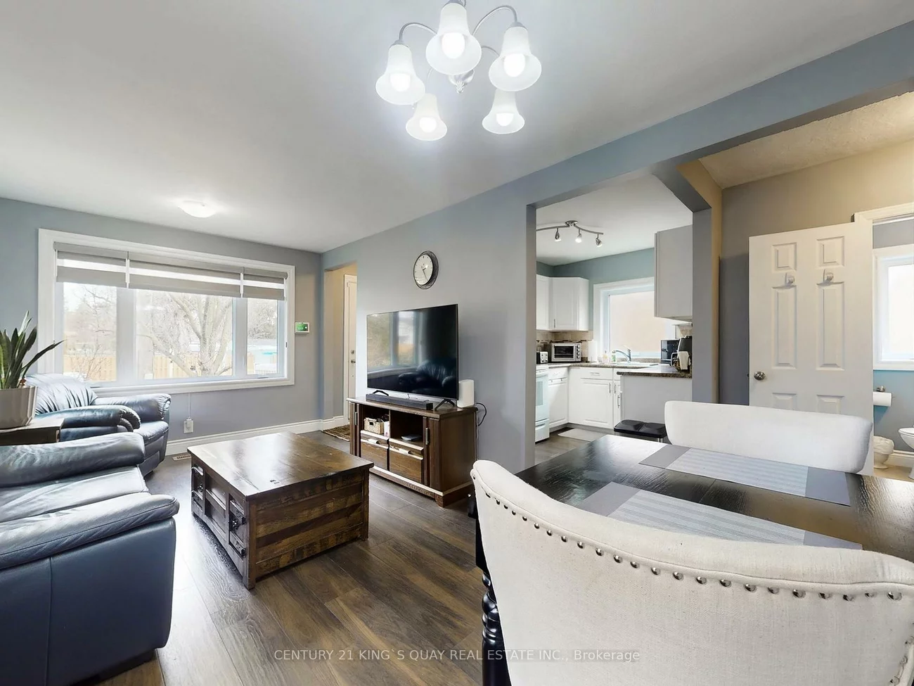 330, Kennedy, Birchcliffe-Cliffside, Toronto
