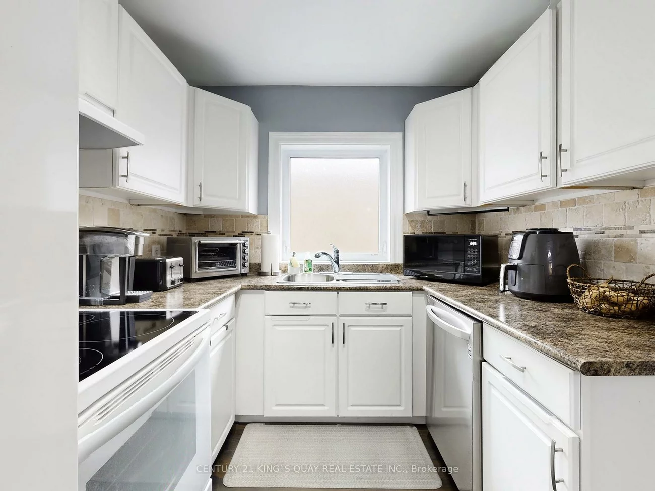 330, Kennedy, Birchcliffe-Cliffside, Toronto