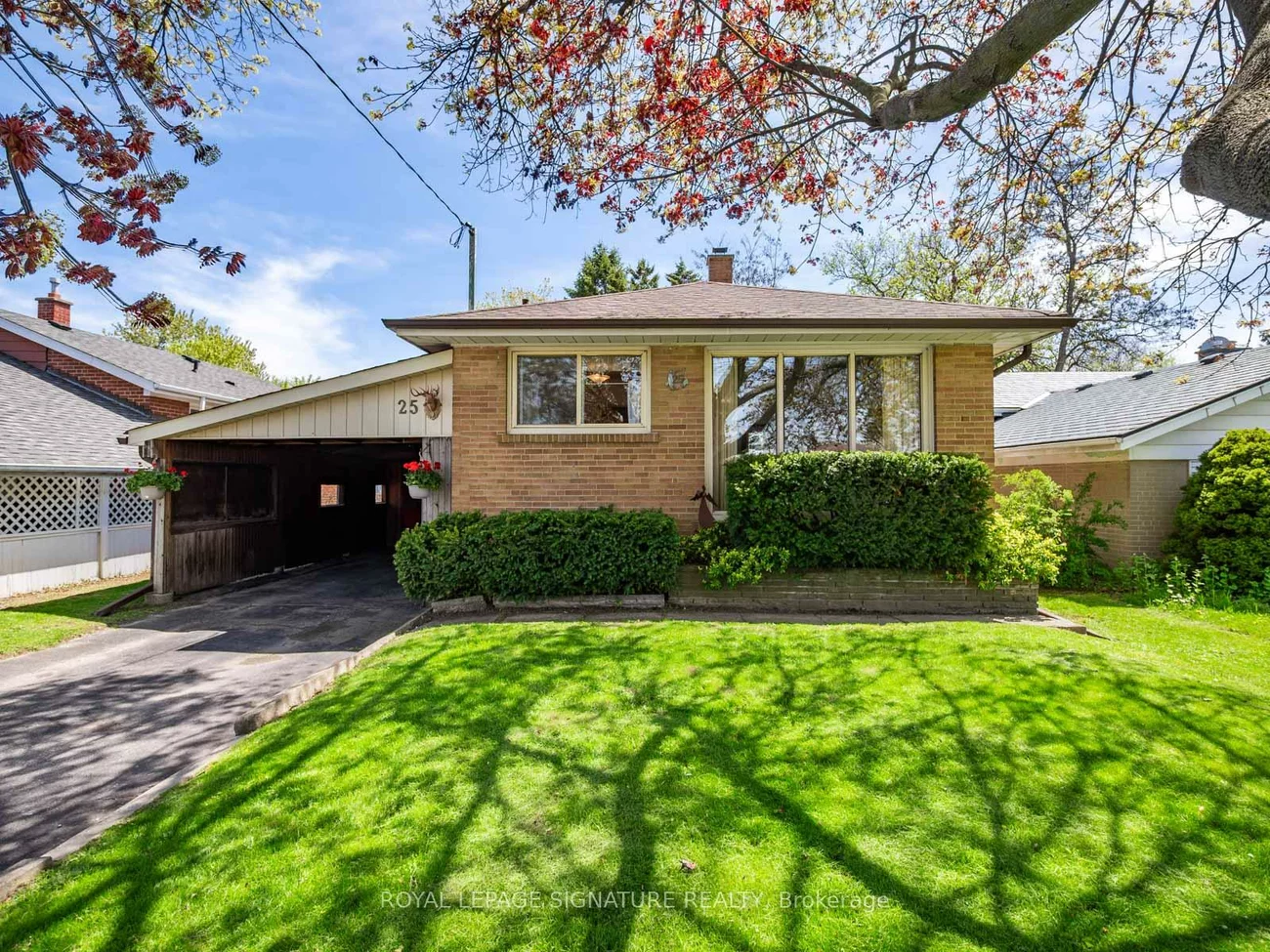 25, Stavely, Kennedy Park, Toronto