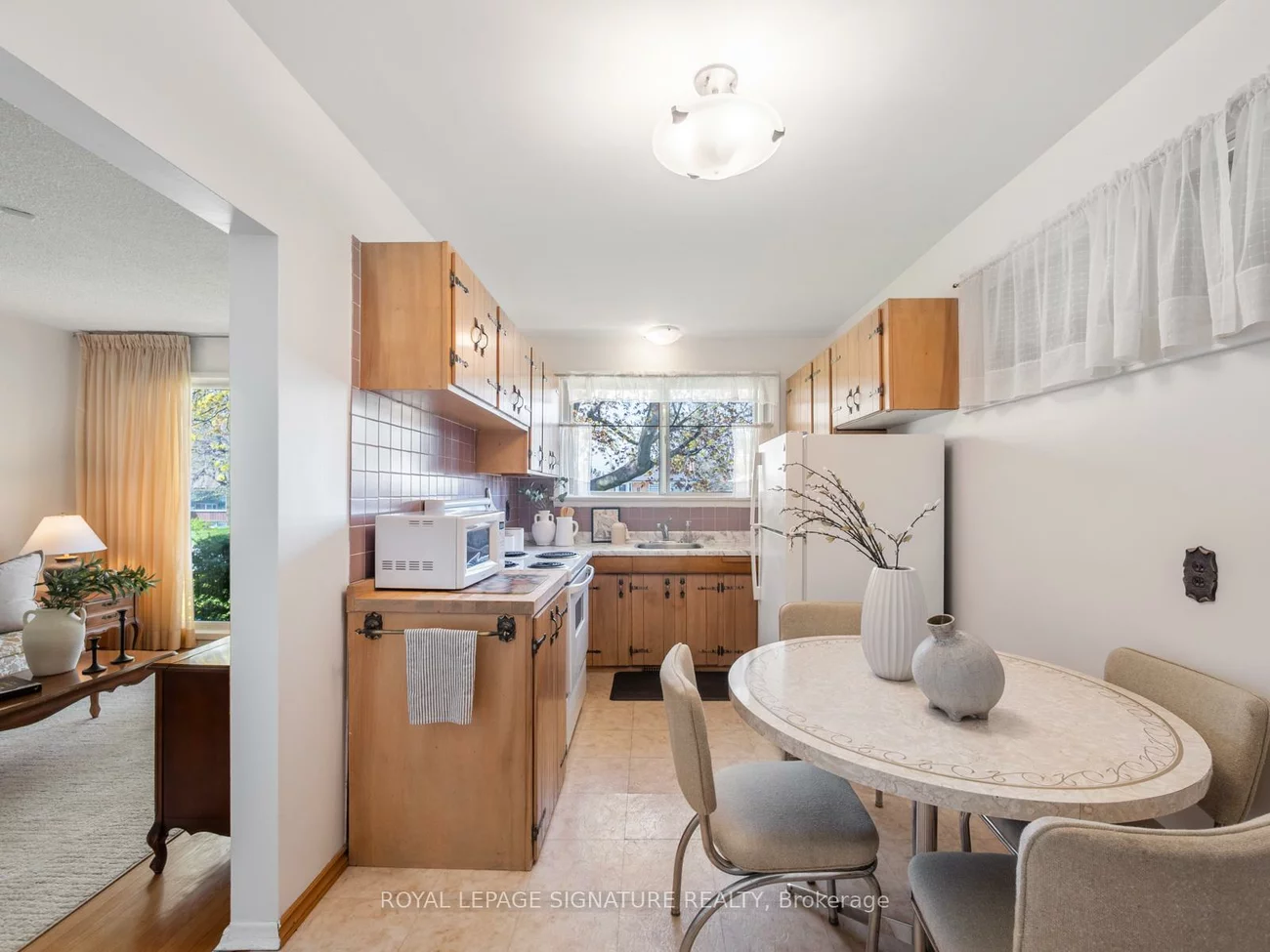 25, Stavely, Kennedy Park, Toronto