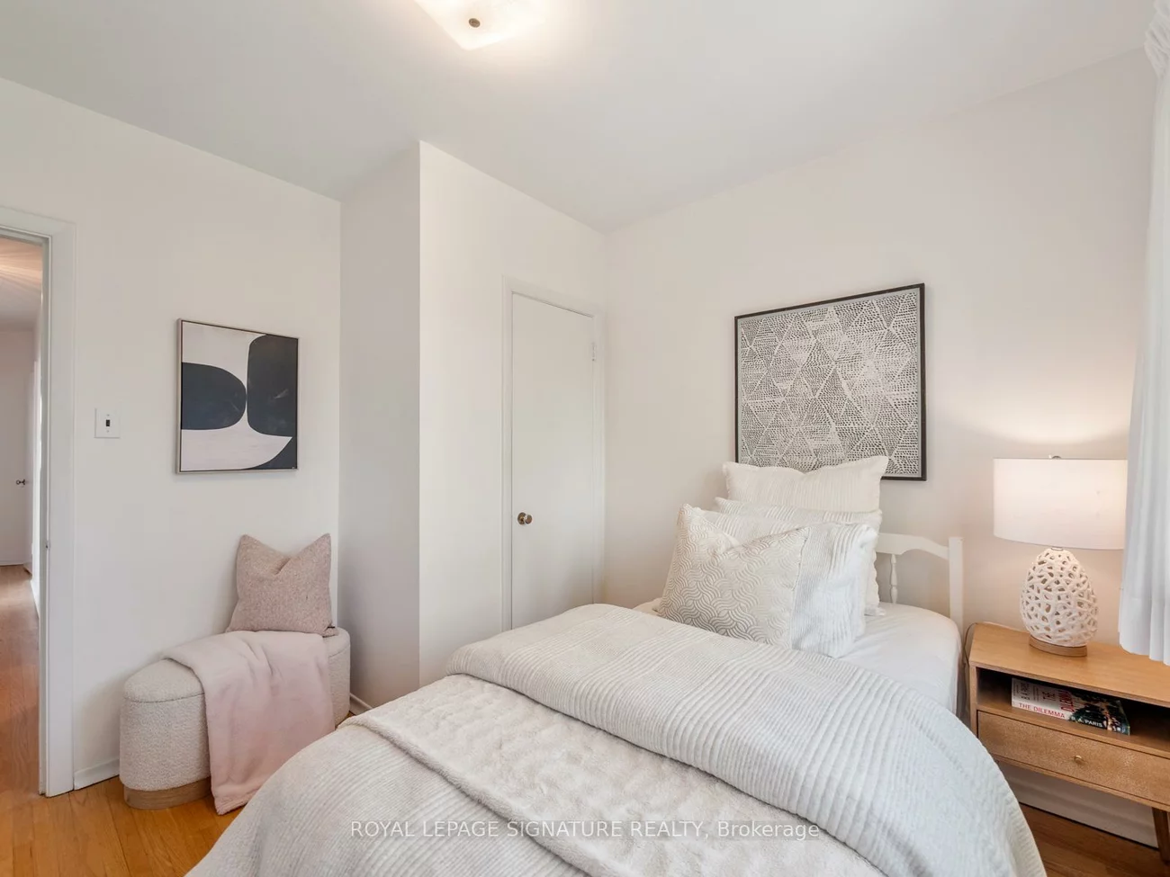 25, Stavely, Kennedy Park, Toronto