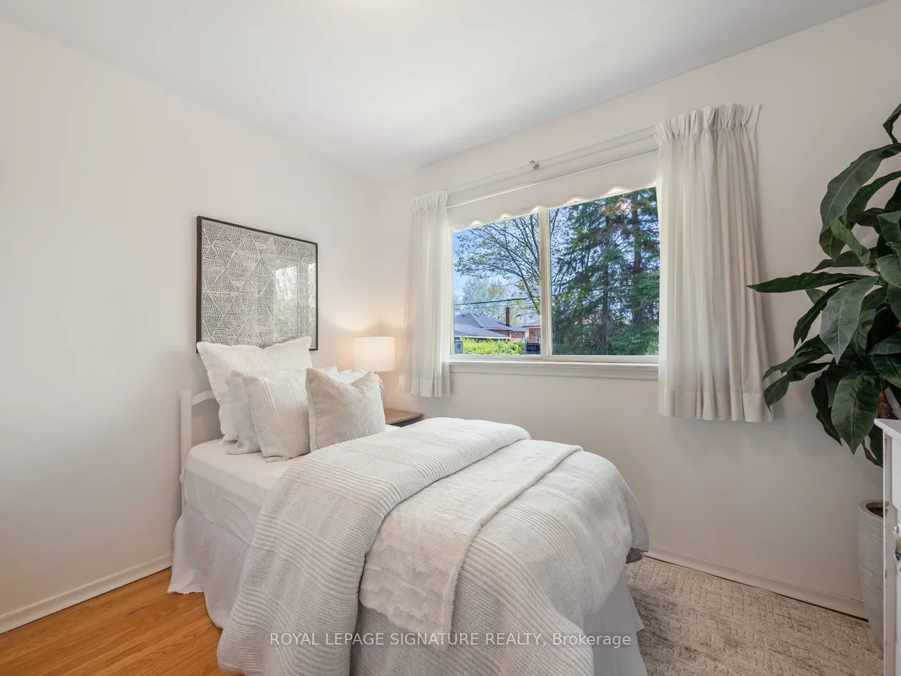 25, Stavely, Kennedy Park, Toronto