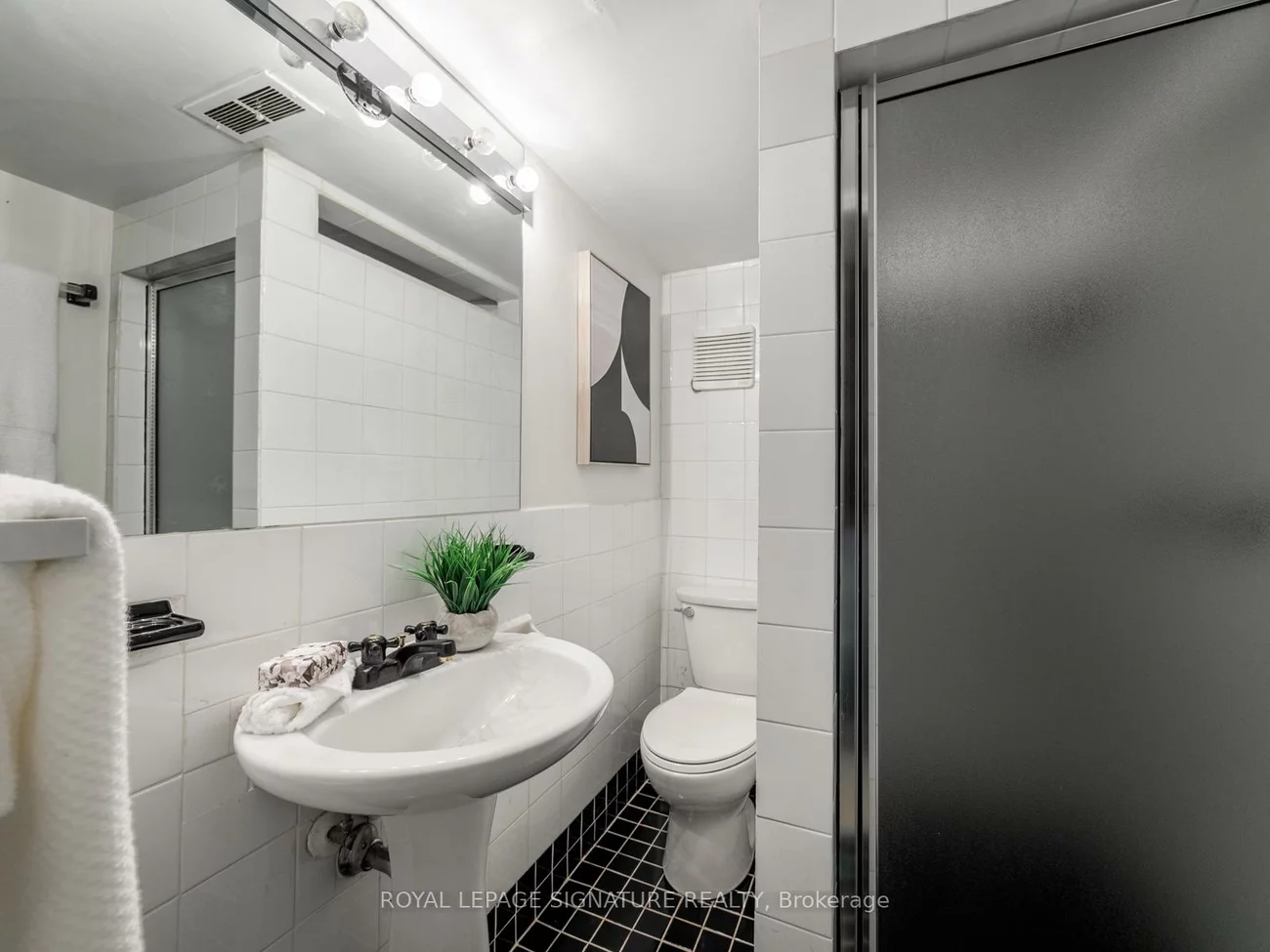 25, Stavely, Kennedy Park, Toronto
