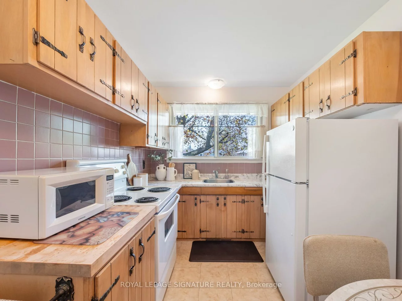 25, Stavely, Kennedy Park, Toronto