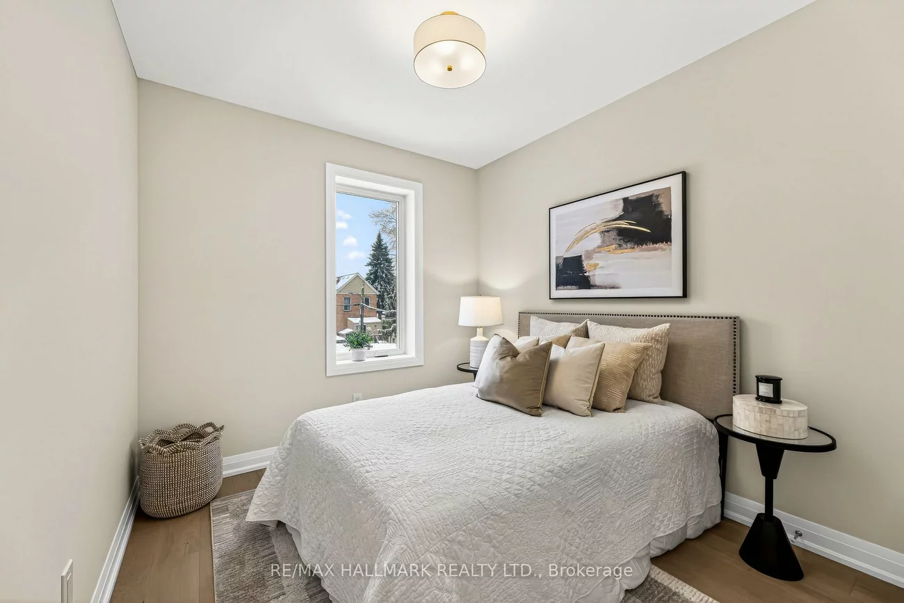 47, Harcourt, North Riverdale, Toronto