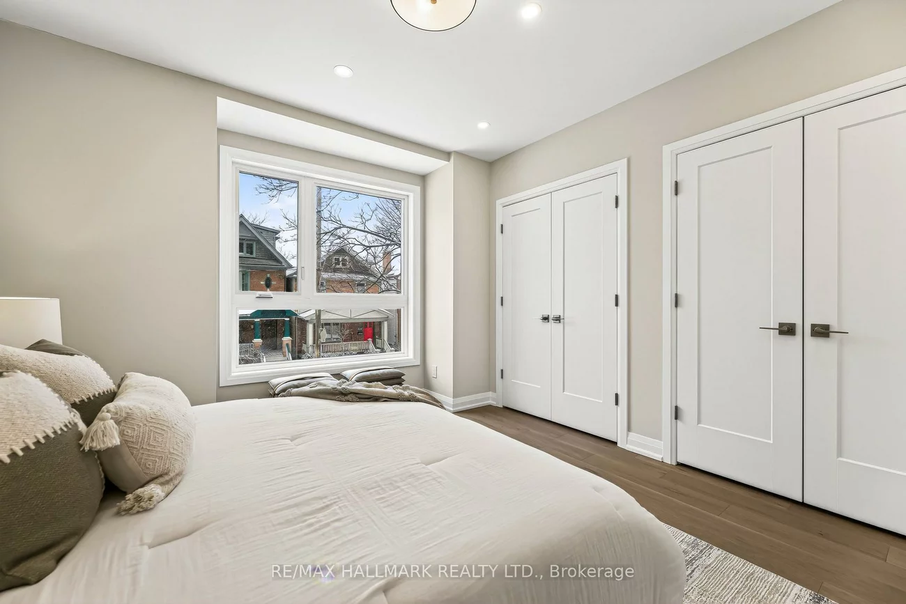 47, Harcourt, North Riverdale, Toronto