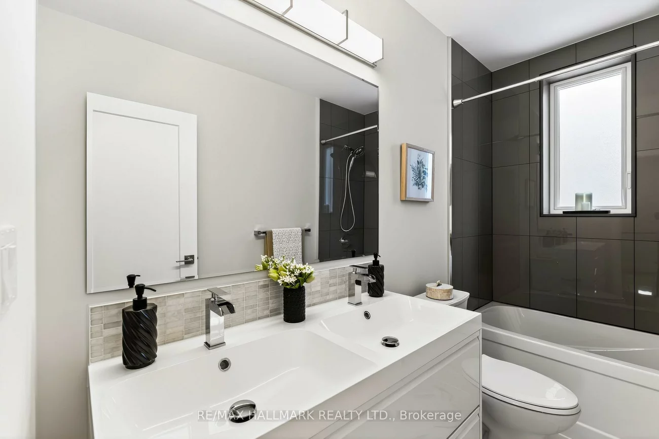 47, Harcourt, North Riverdale, Toronto