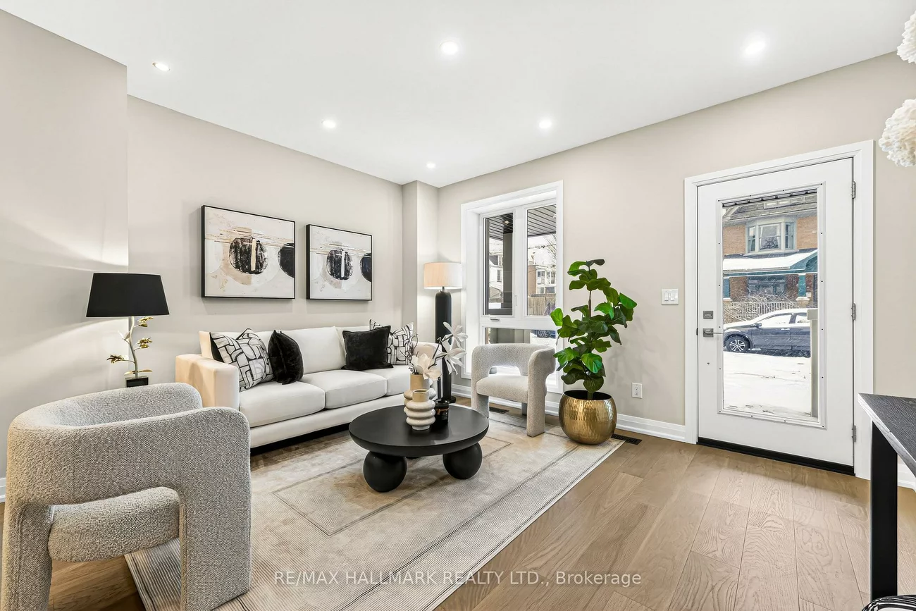 47, Harcourt, North Riverdale, Toronto