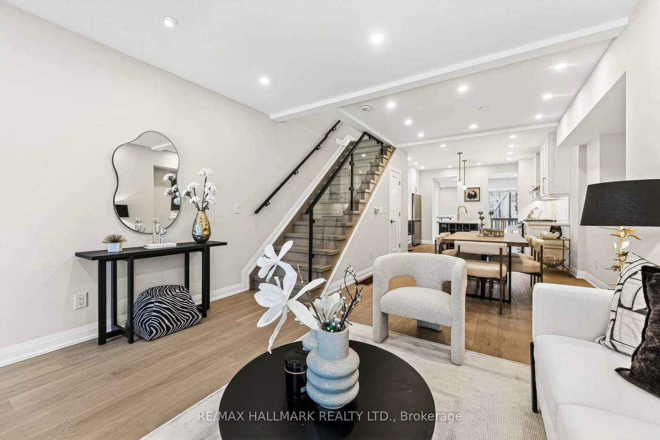47, Harcourt, North Riverdale, Toronto