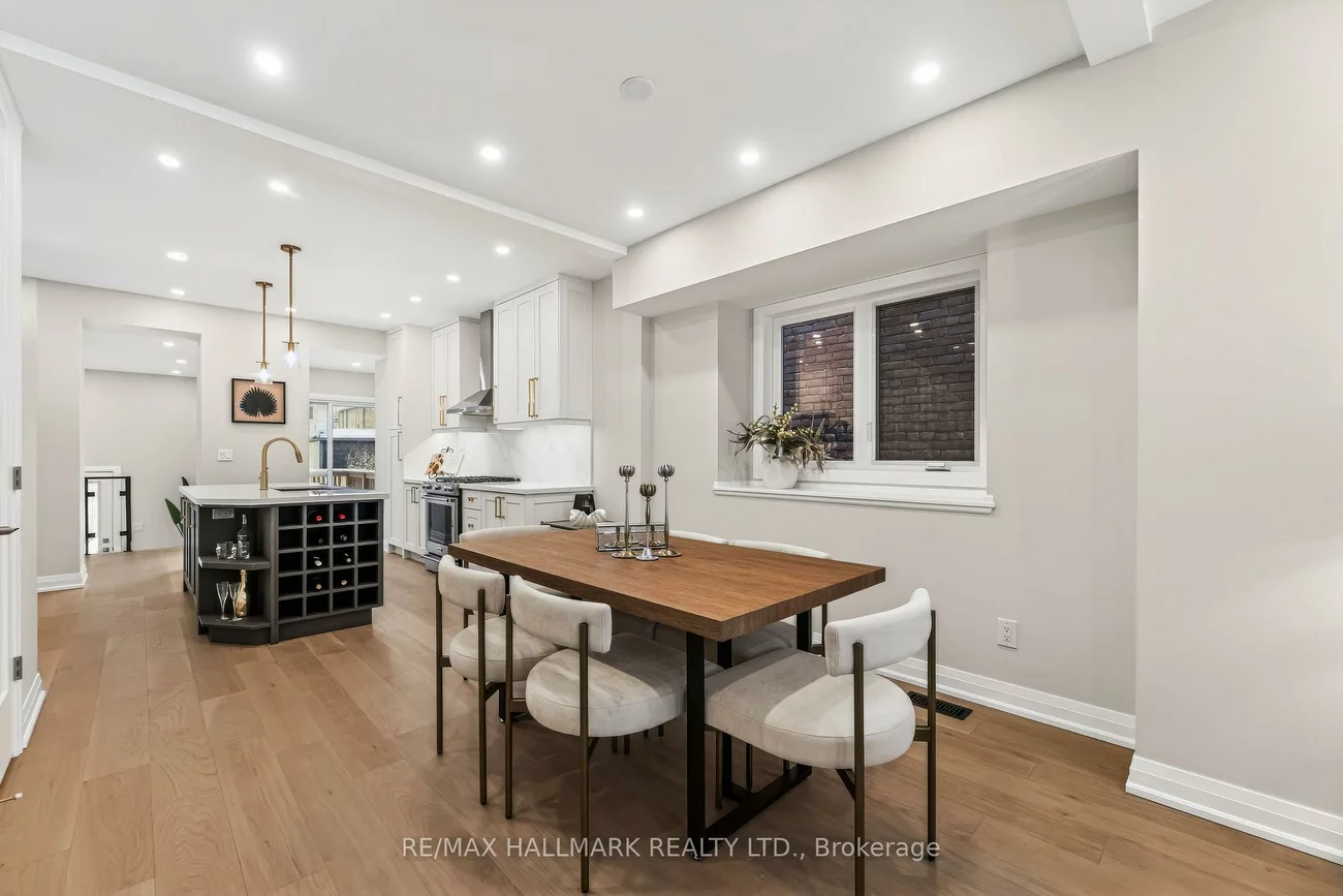 47, Harcourt, North Riverdale, Toronto