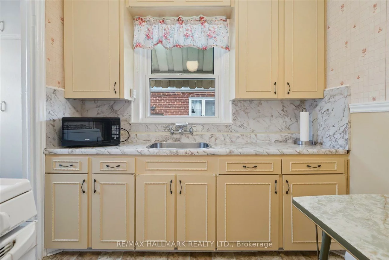 51, Bertha, Clairlea-Birchmount, Toronto