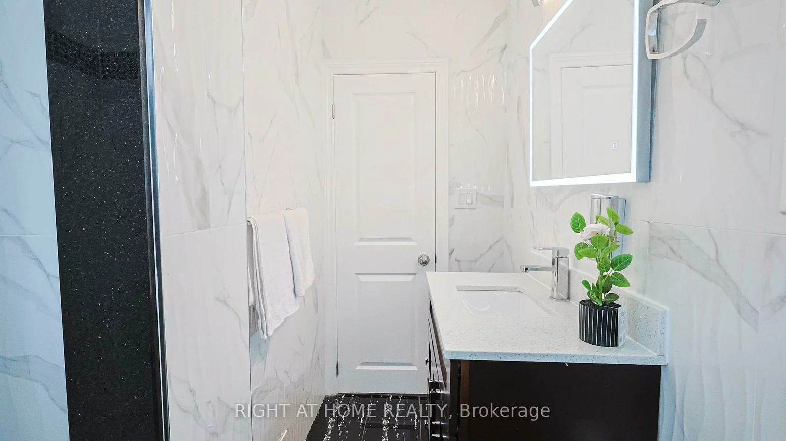 150, Tower, Wexford-Maryvale, Toronto