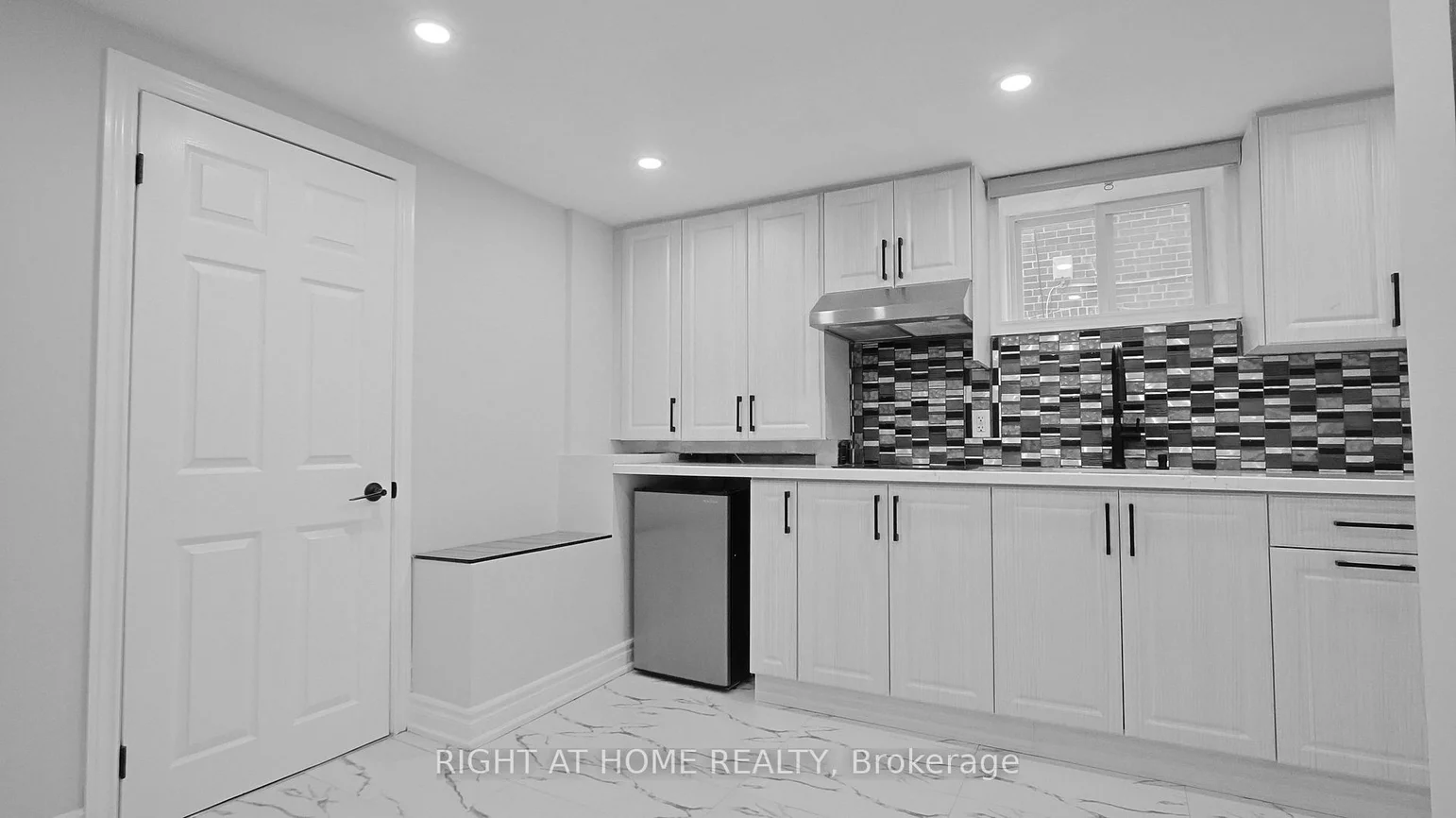 150, Tower, Wexford-Maryvale, Toronto