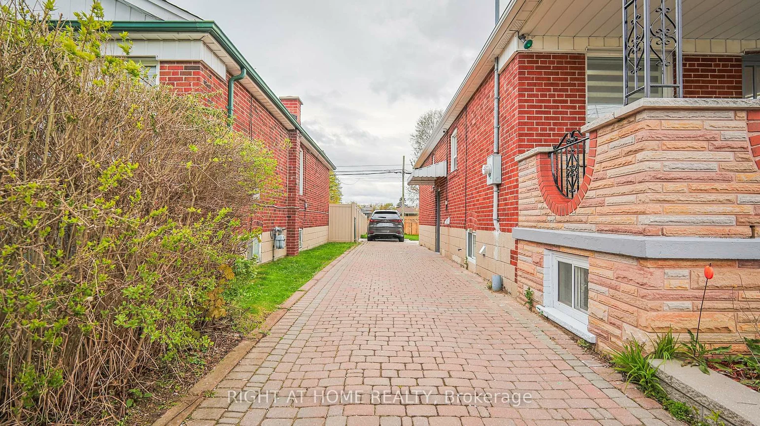 150, Tower, Wexford-Maryvale, Toronto