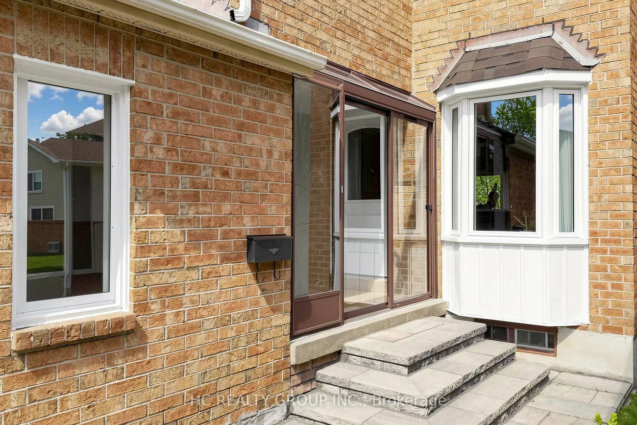 39, River Grove, Steeles, Toronto