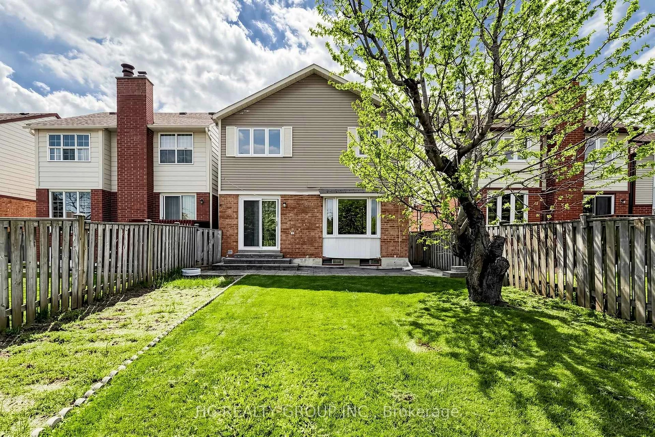 39, River Grove, Steeles, Toronto