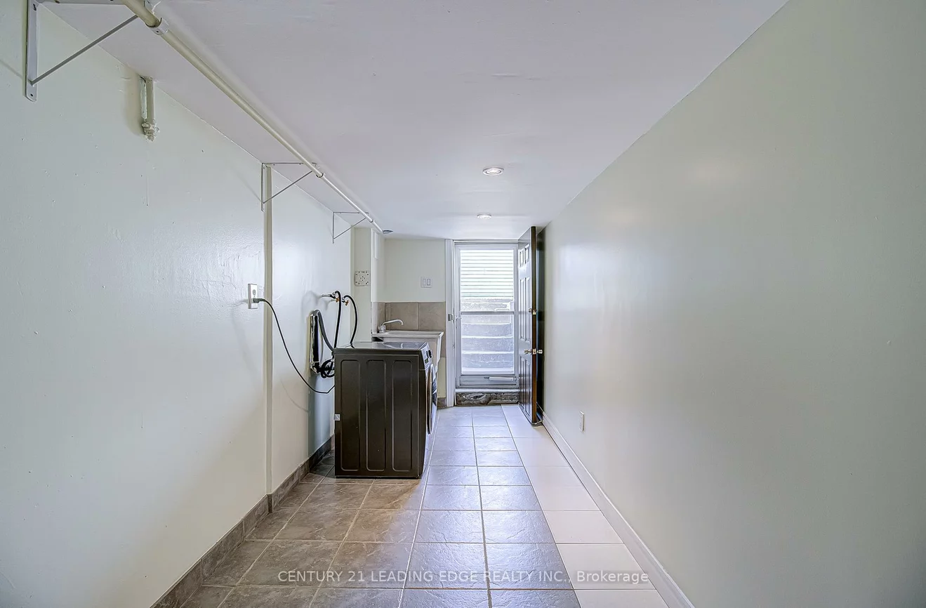 106, Parkmount, Greenwood-Coxwell, Toronto