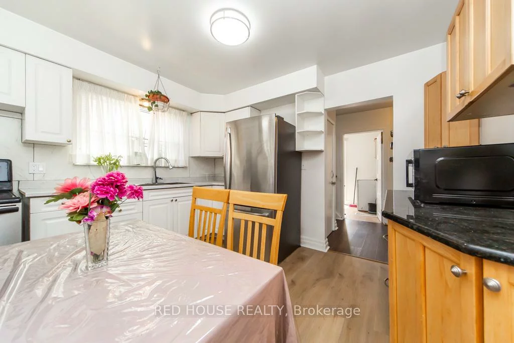 40, North Woodrow, Clairlea-Birchmount, Toronto