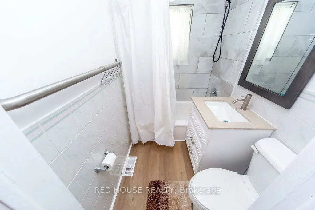 40, North Woodrow, Clairlea-Birchmount, Toronto
