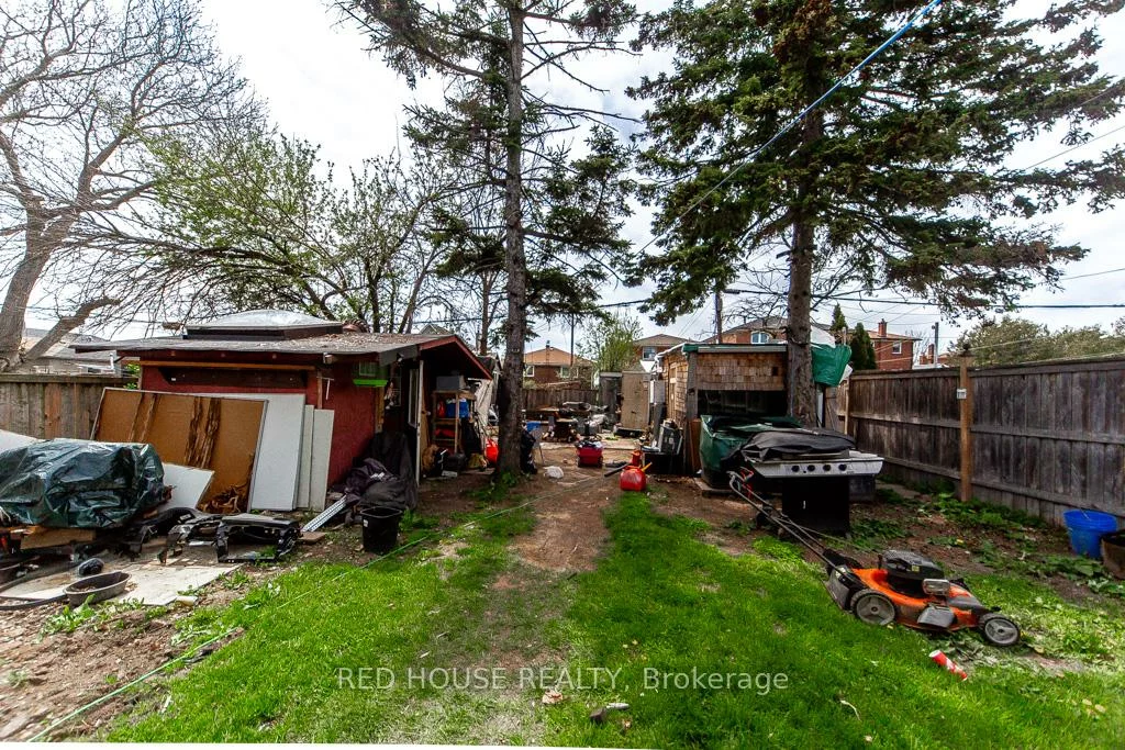 40, North Woodrow, Clairlea-Birchmount, Toronto