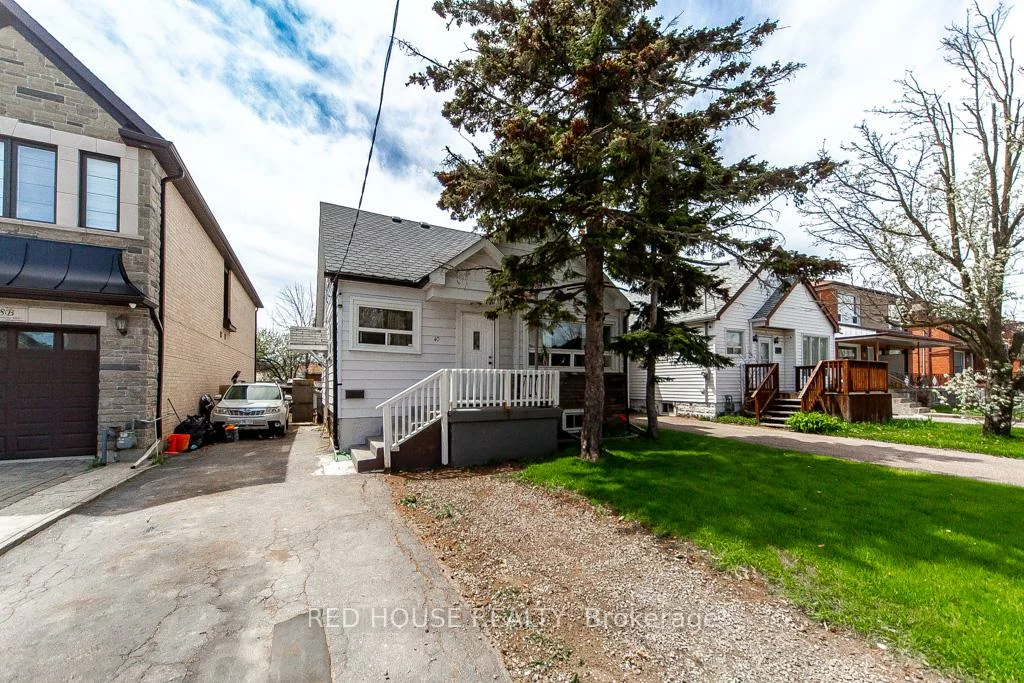 40, North Woodrow, Clairlea-Birchmount, Toronto