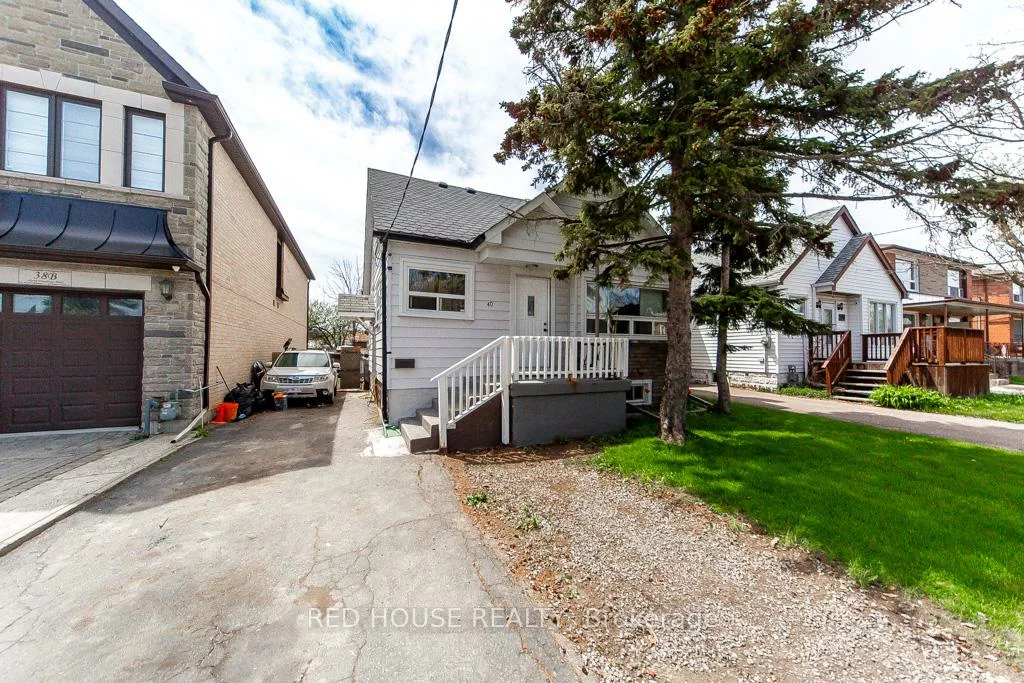 40, North Woodrow, Clairlea-Birchmount, Toronto