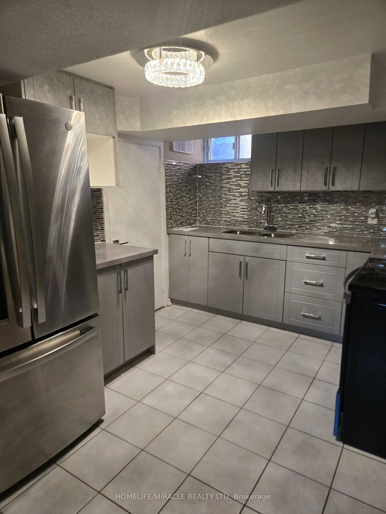 25, Chandler, Woburn, Toronto