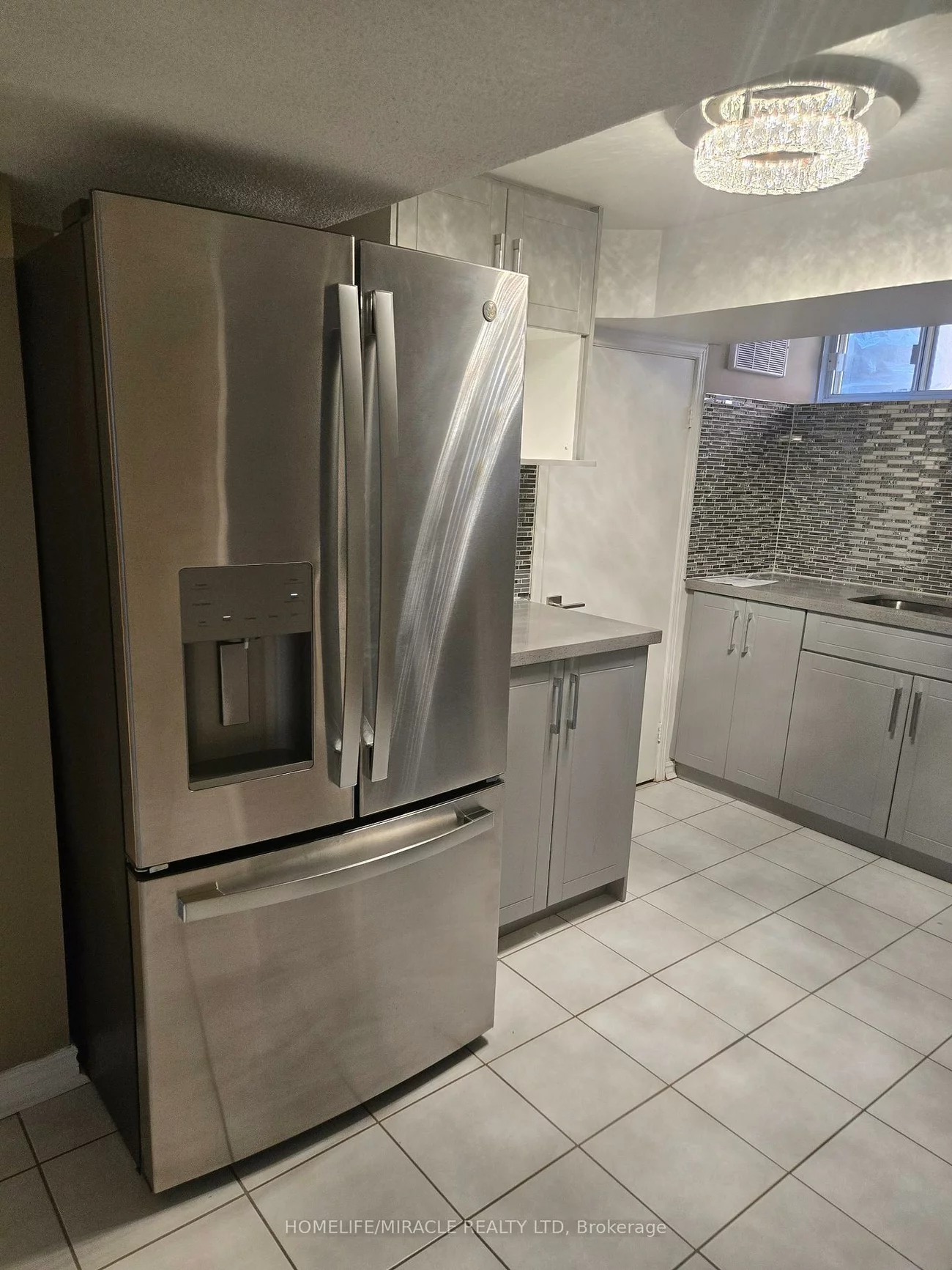 25, Chandler, Woburn, Toronto
