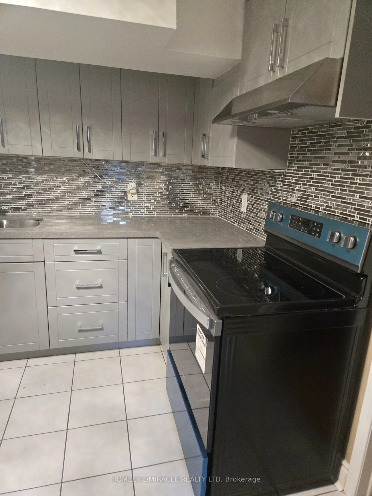 25, Chandler, Woburn, Toronto