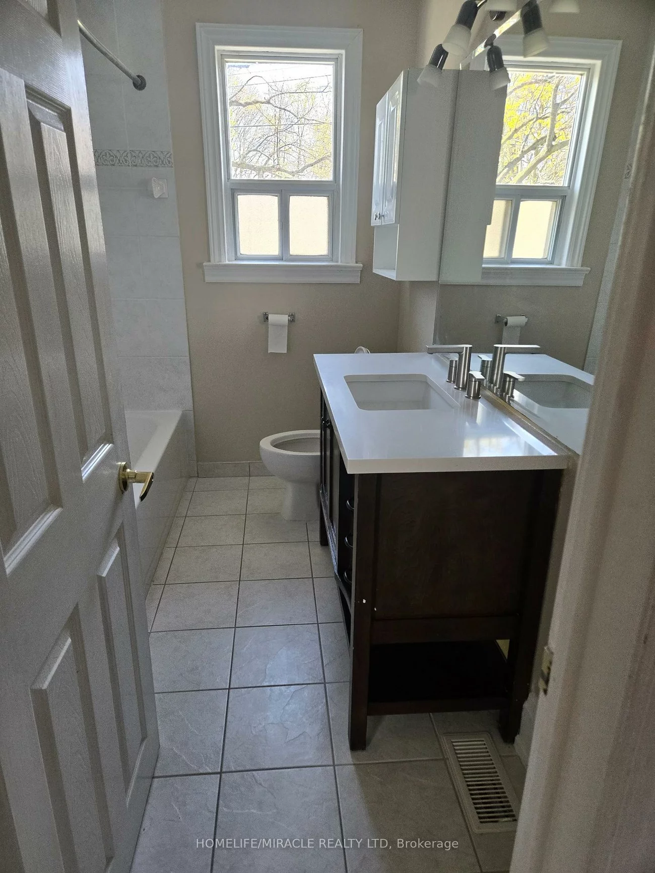 25, Chandler, Woburn, Toronto