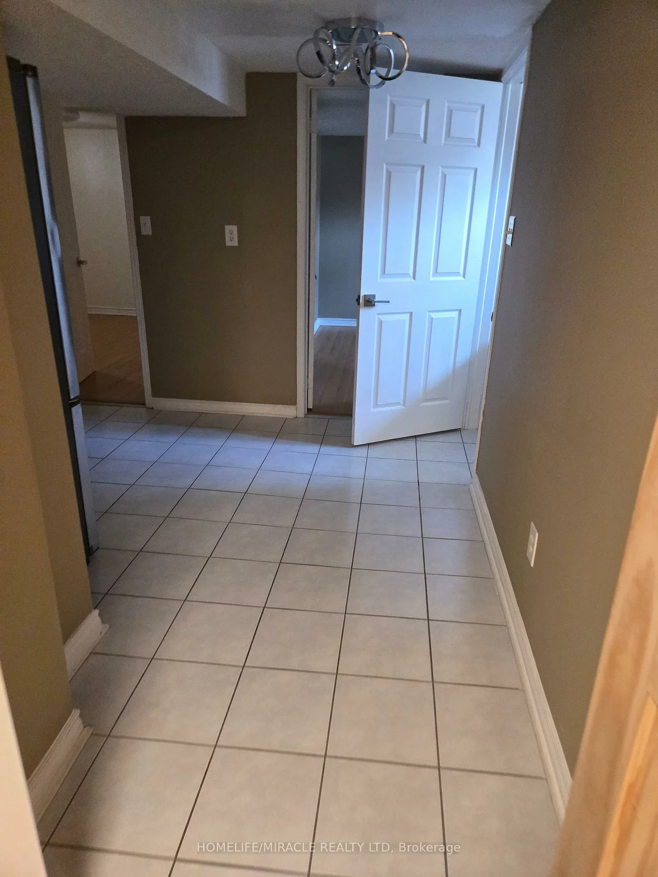 25, Chandler, Woburn, Toronto