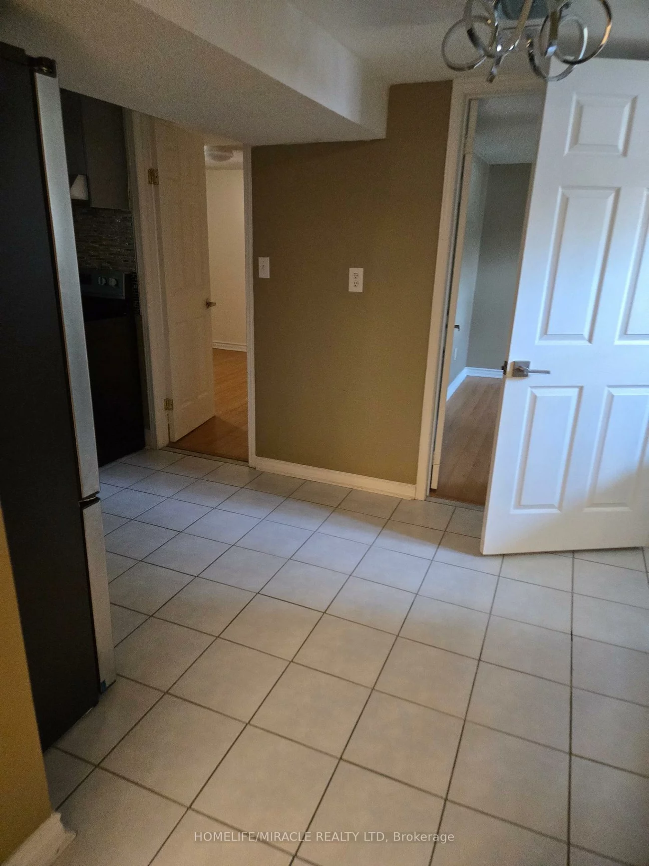 25, Chandler, Woburn, Toronto