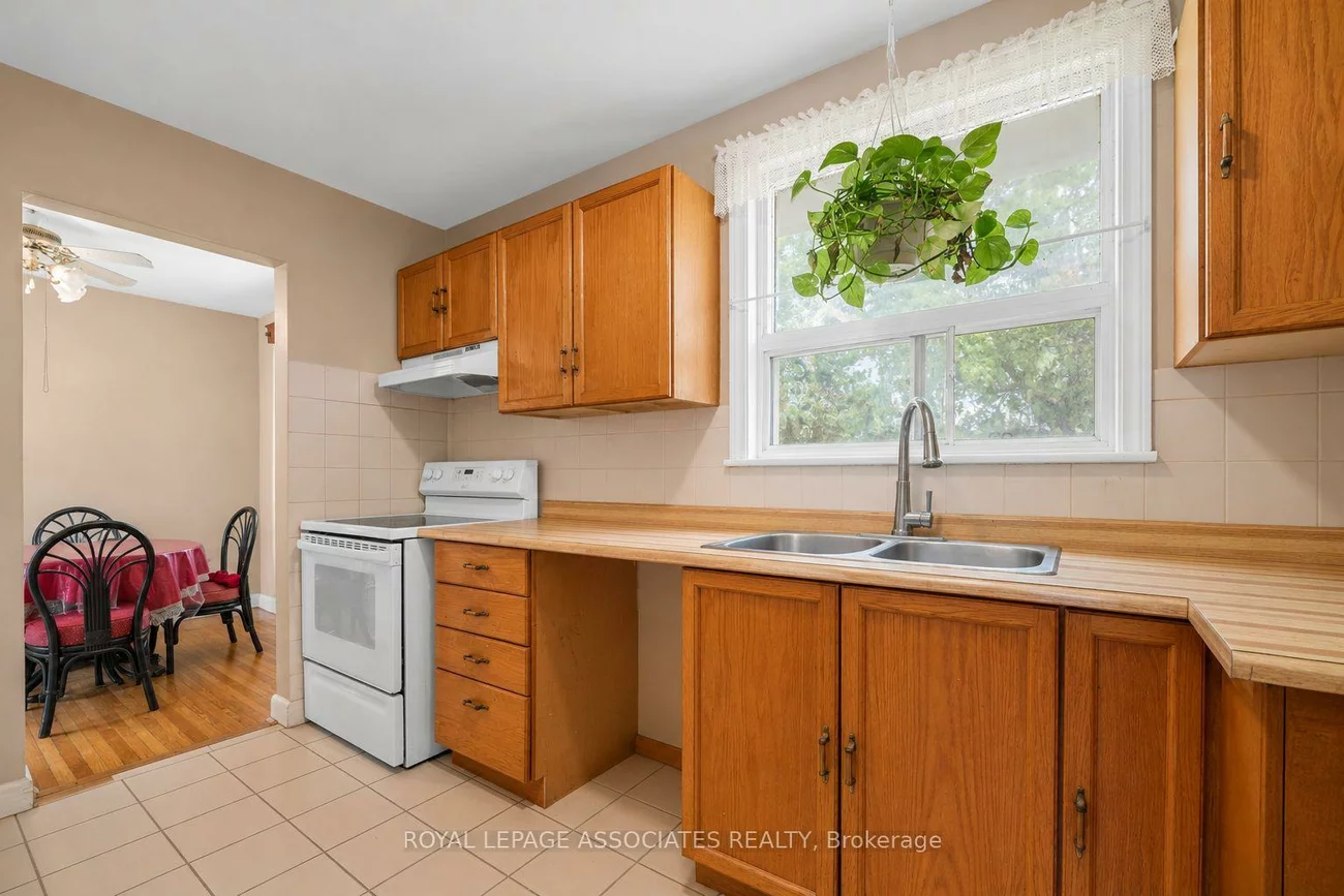256, Ferris, O'Connor-Parkview, Toronto