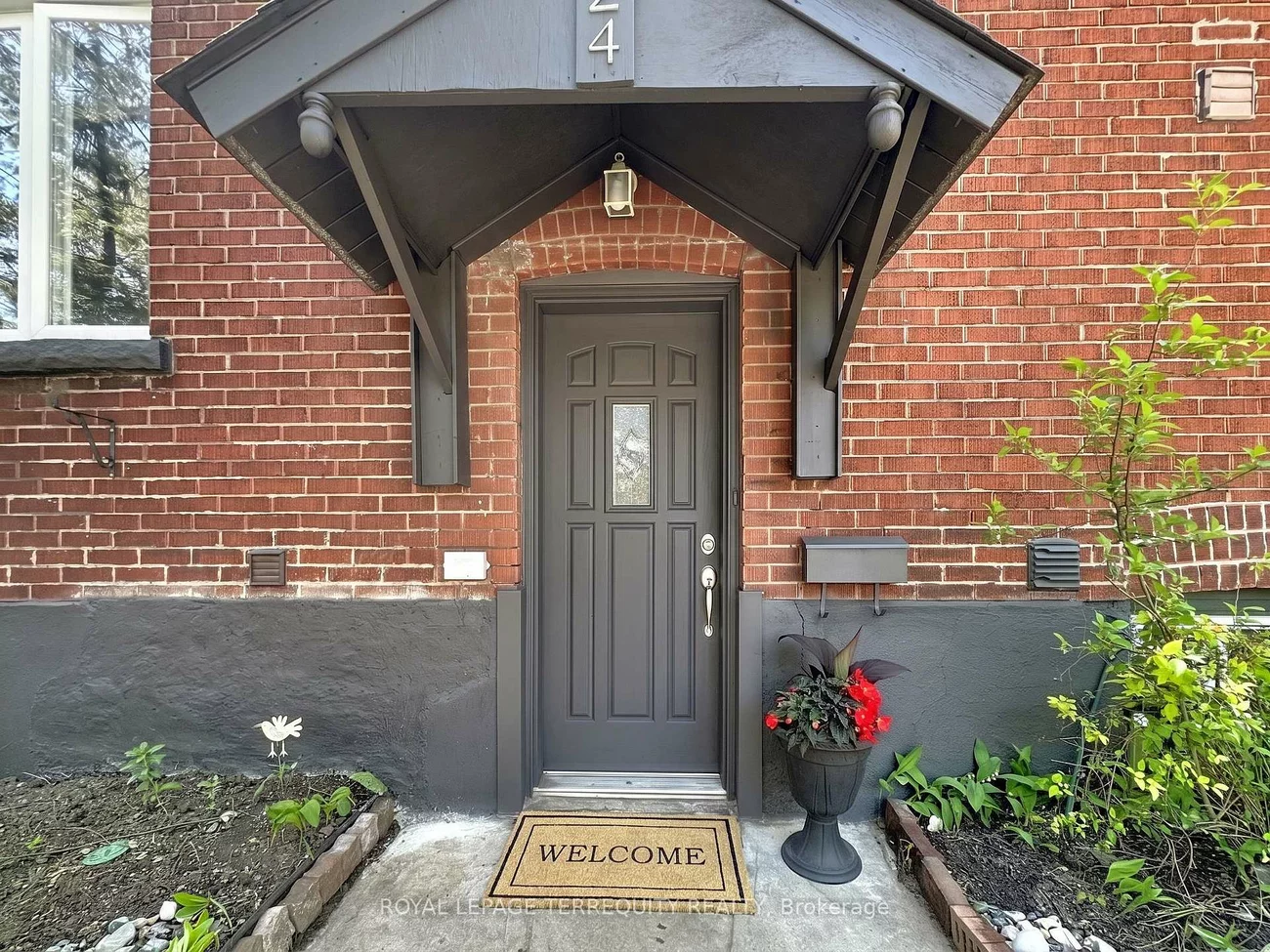 57, Queensdale, Danforth Village-East York, Toronto