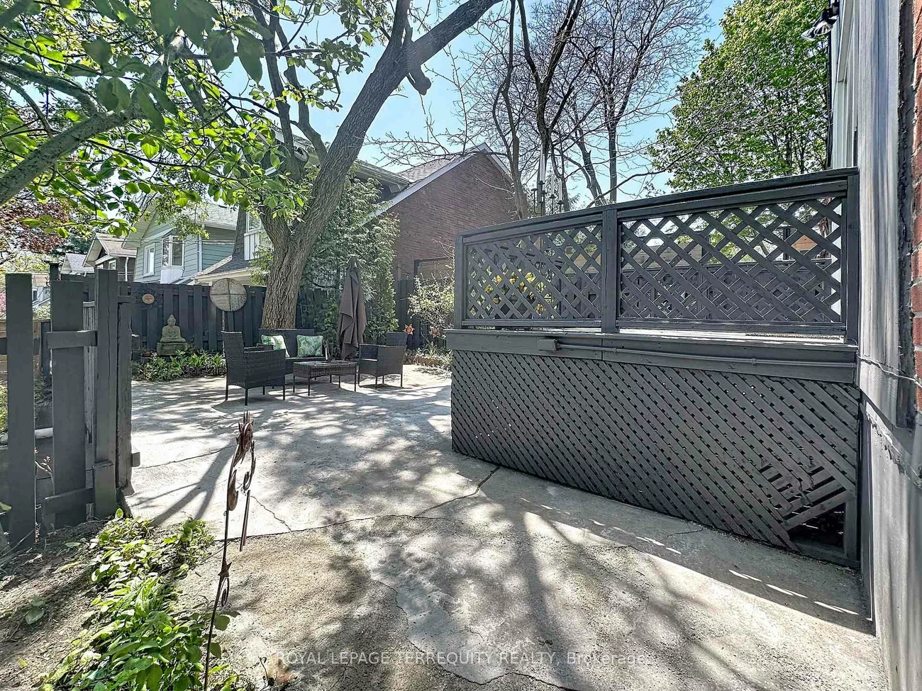 57, Queensdale, Danforth Village-East York, Toronto