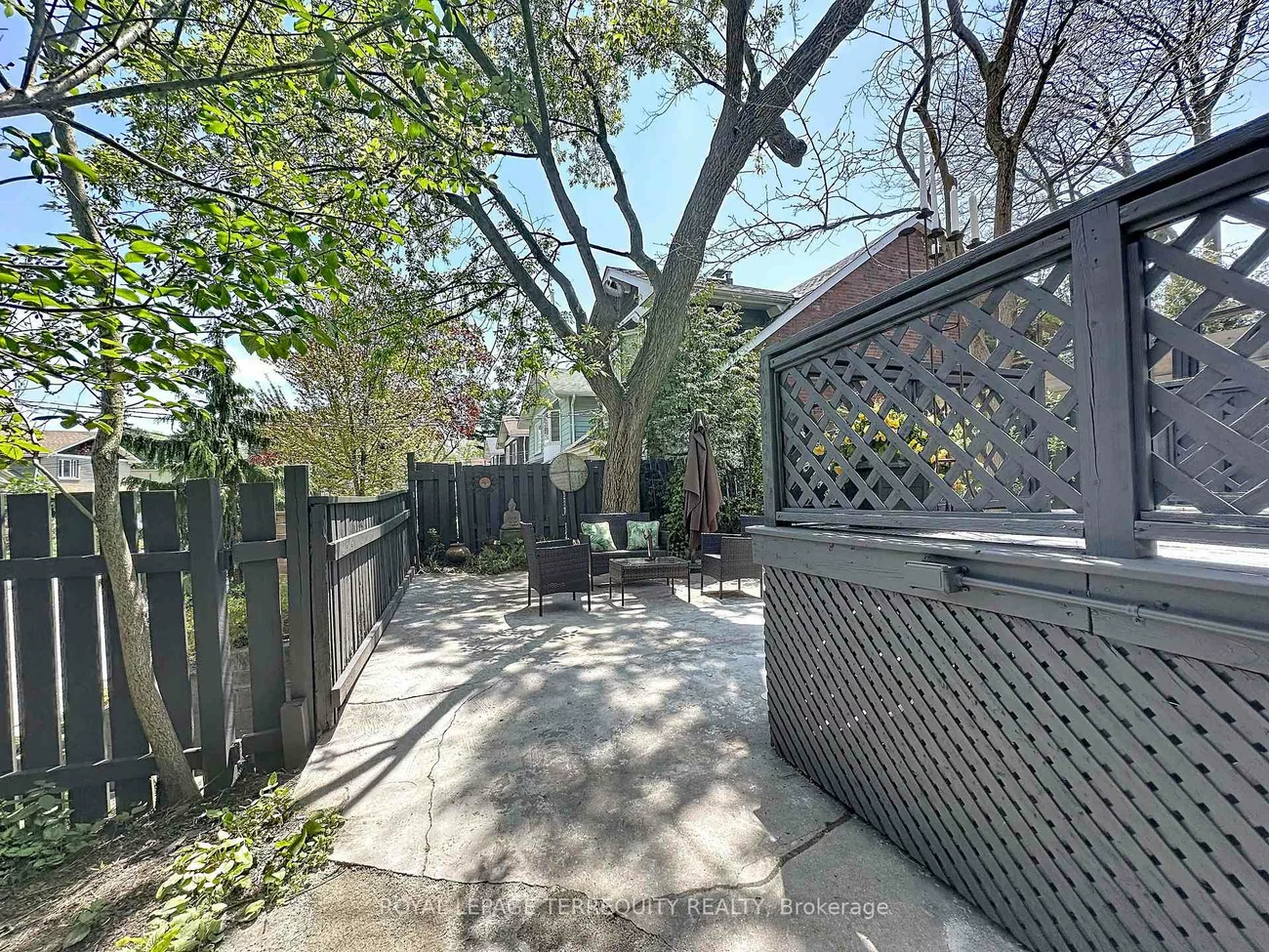 57, Queensdale, Danforth Village-East York, Toronto