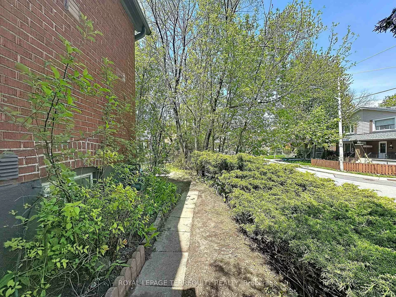 57, Queensdale, Danforth Village-East York, Toronto