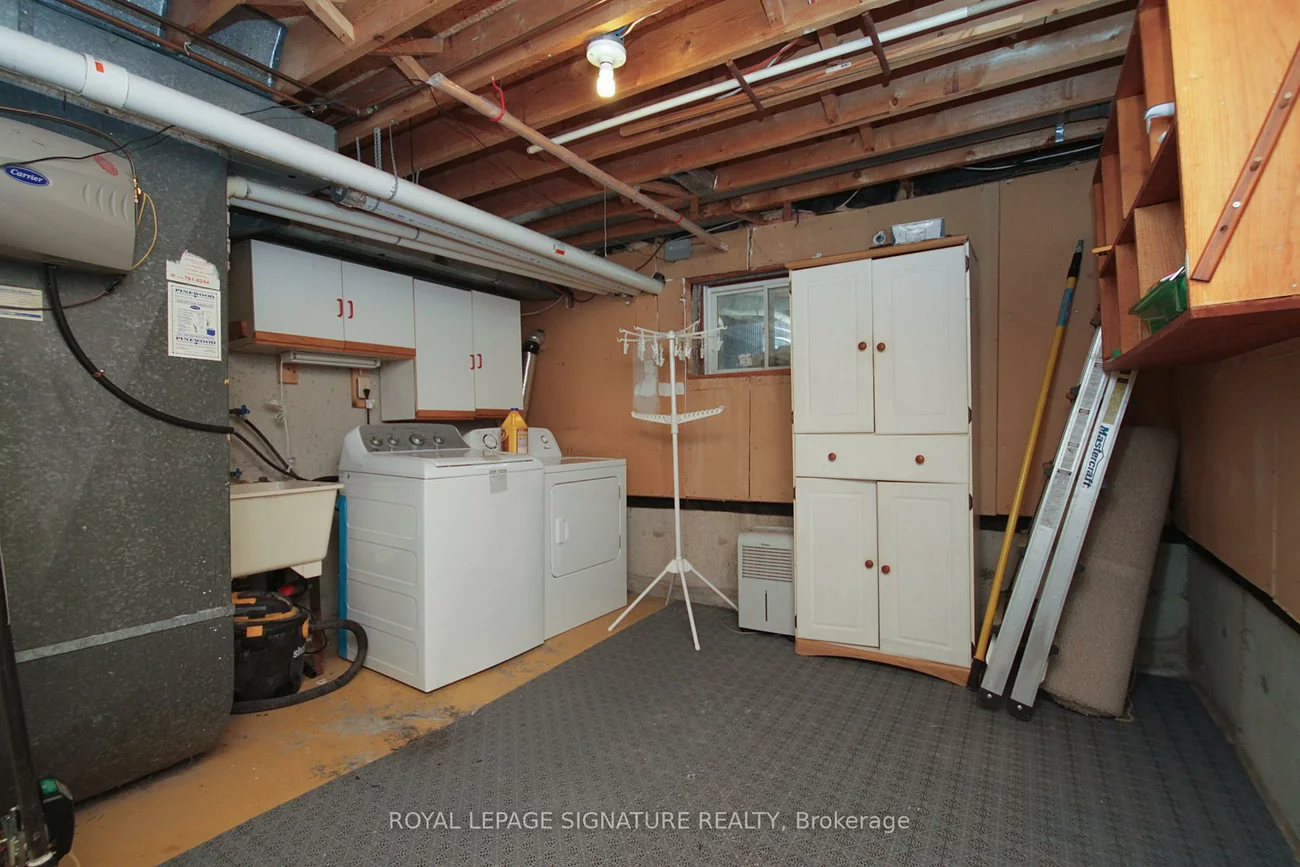 36, Lount, Greenwood-Coxwell, Toronto