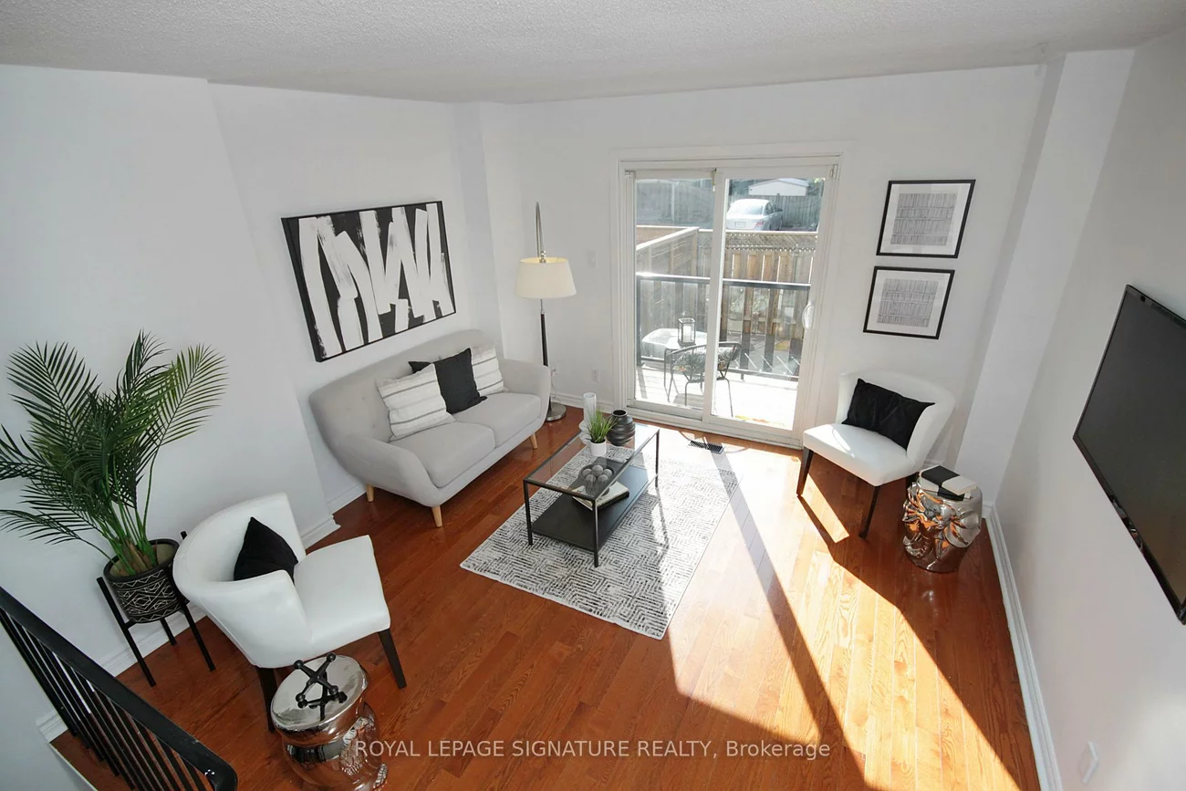36, Lount, Greenwood-Coxwell, Toronto
