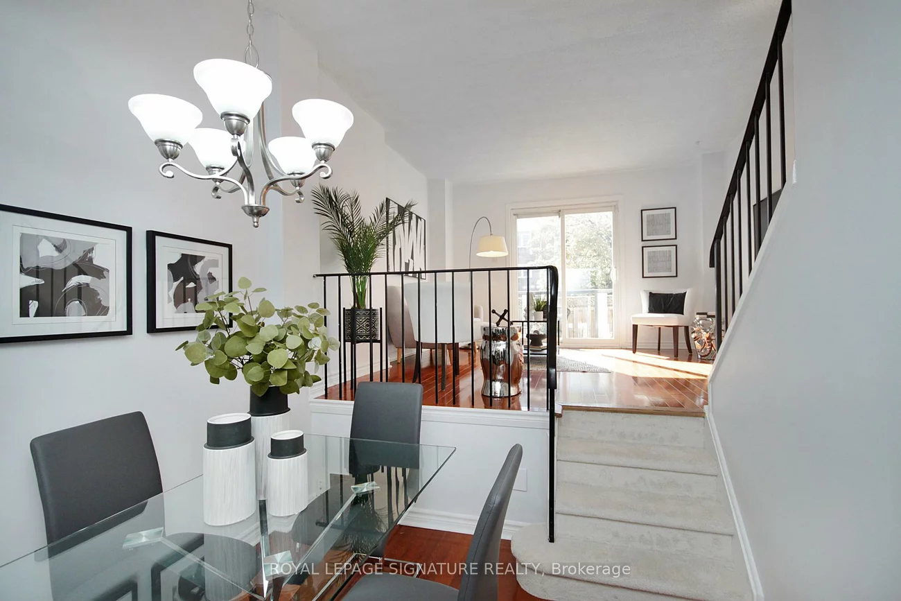 36, Lount, Greenwood-Coxwell, Toronto
