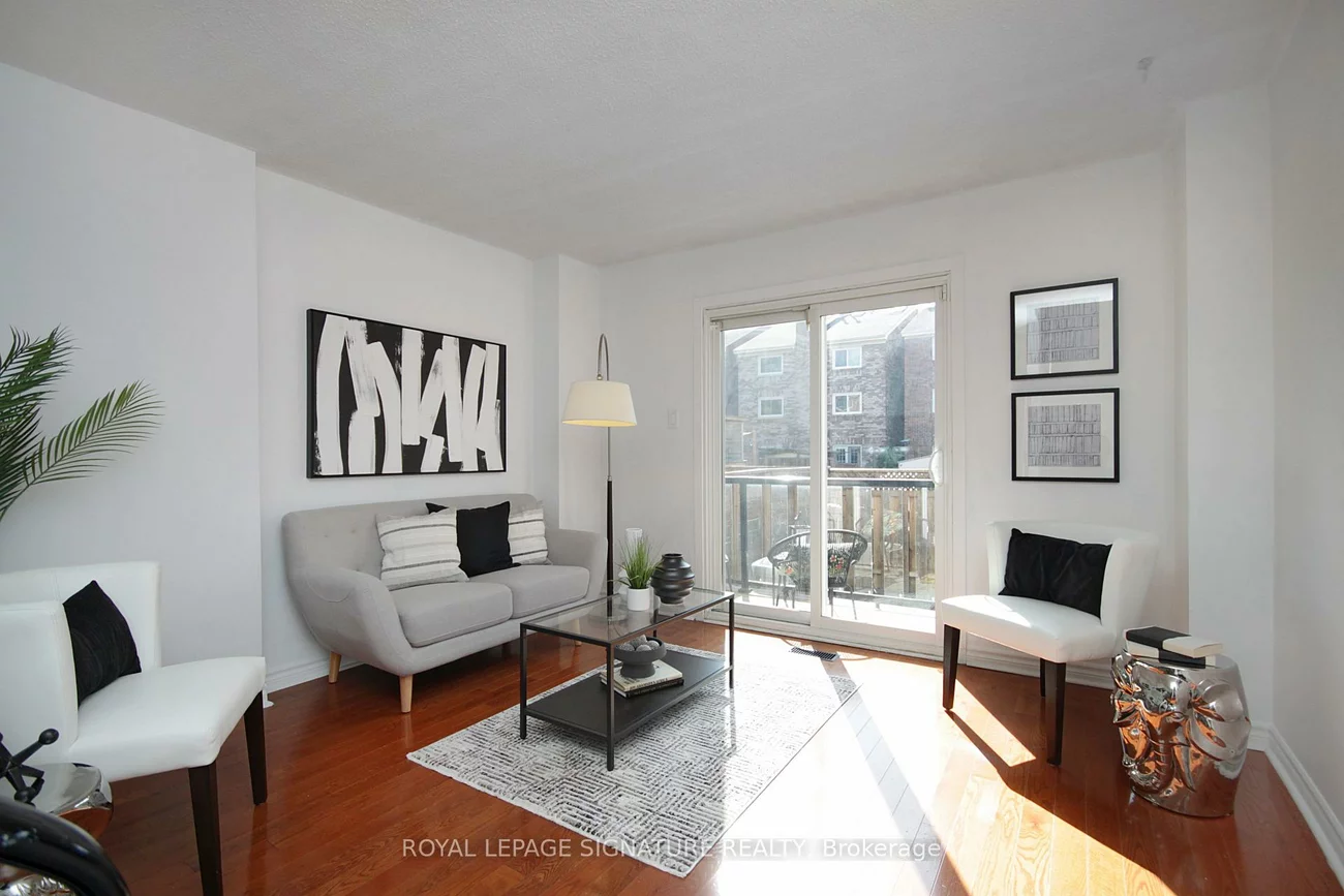 36, Lount, Greenwood-Coxwell, Toronto