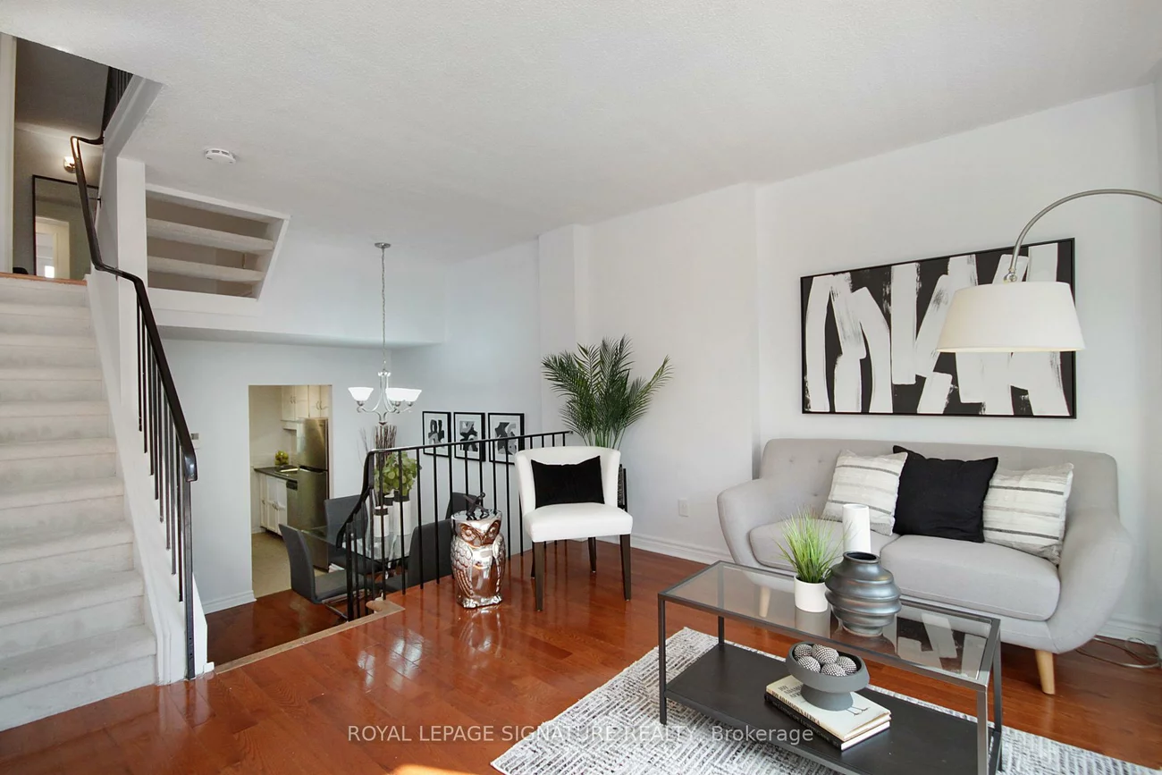 36, Lount, Greenwood-Coxwell, Toronto