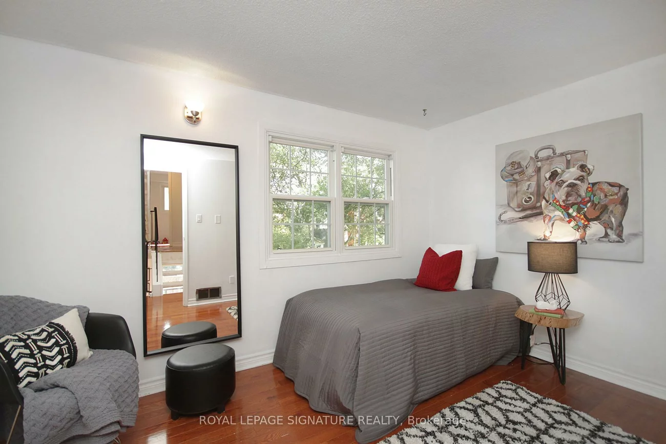 36, Lount, Greenwood-Coxwell, Toronto